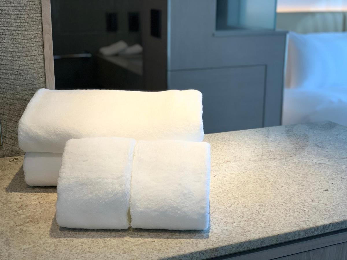 Zentis Osaka Hotel Exterior photo Bath towels