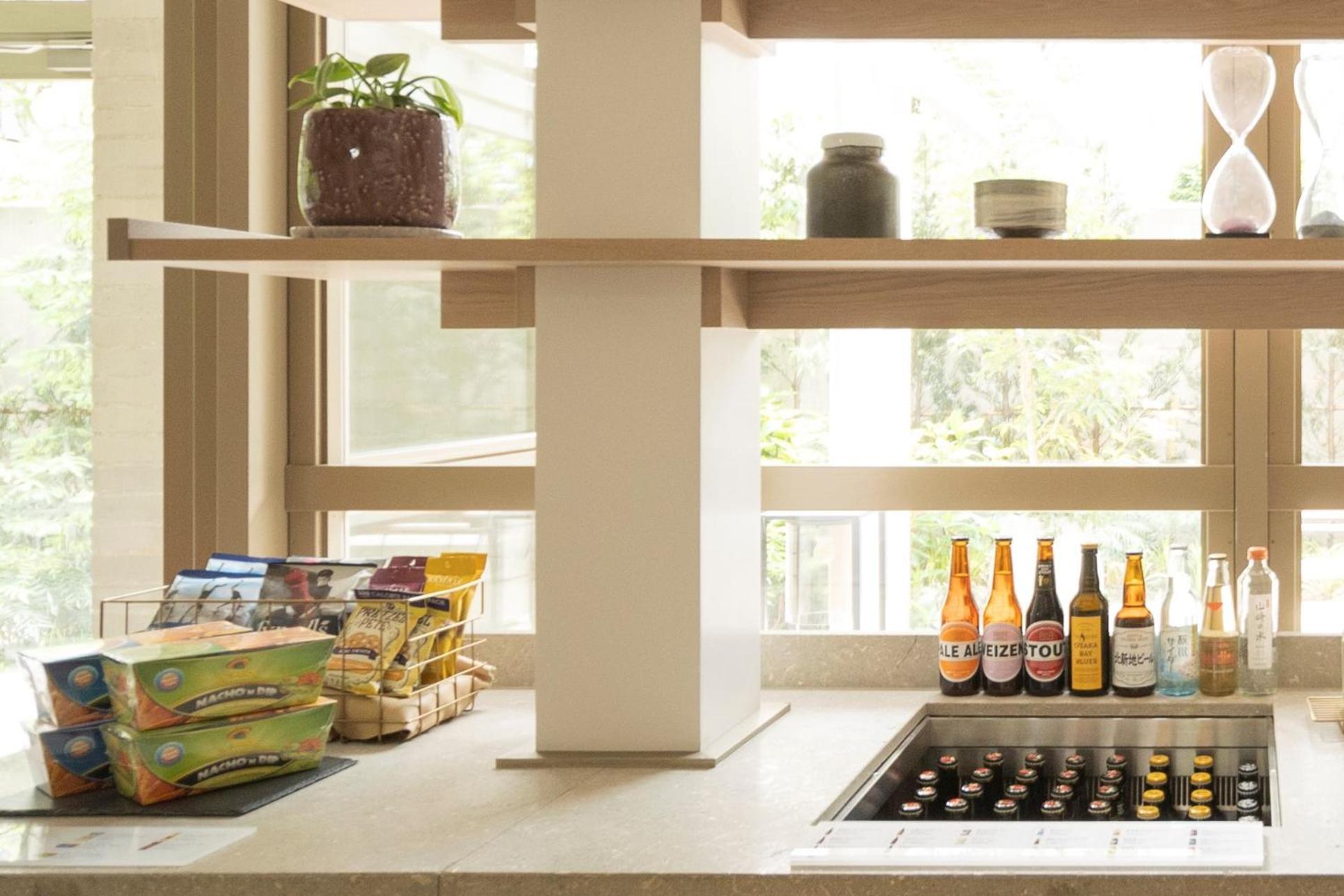 Zentis Osaka Hotel Exterior photo A kitchen with a pass-through window